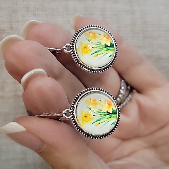 Daffodil Welsh Floral Earrings - Picture 1 of 7